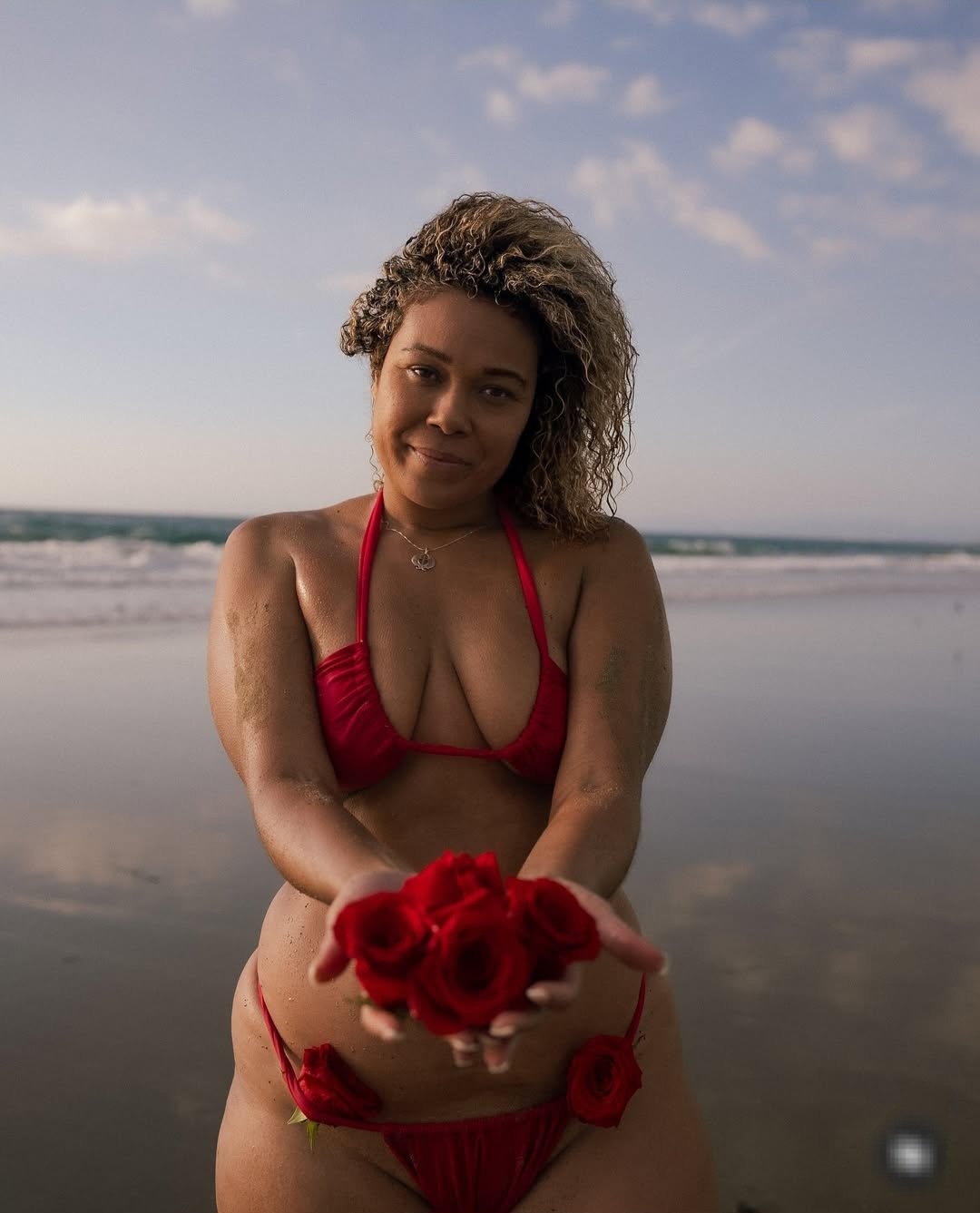 6'4 Tall Thick Gorgeous Amazon Milf.. <> Pro In/Outdoor Volleyball Athlete Player with Big Booty🍑.. #mchxKrVr