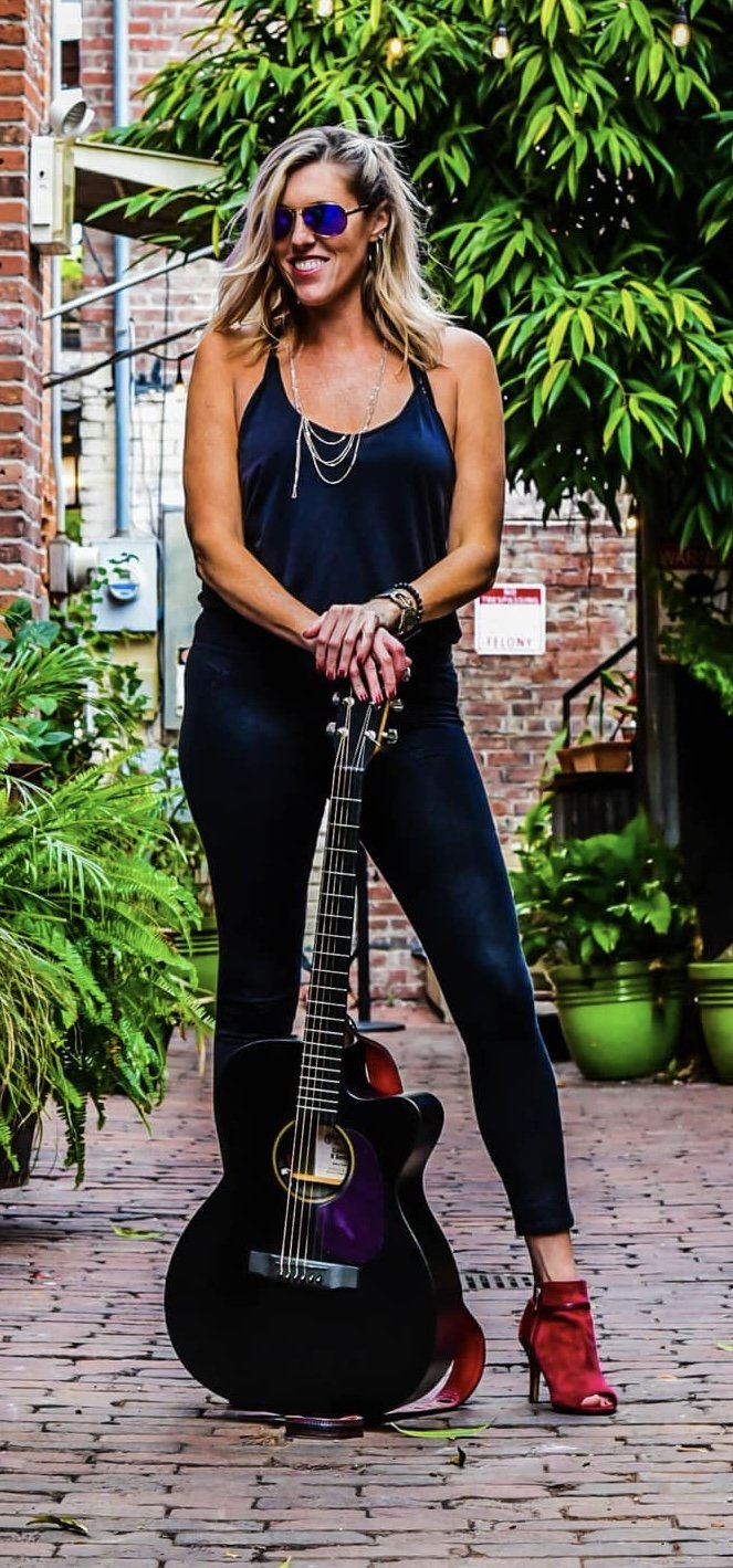 Musician Julie & wholesome Melissa stripped naked at a bar contest circa early 2000’s #4tBncM0b