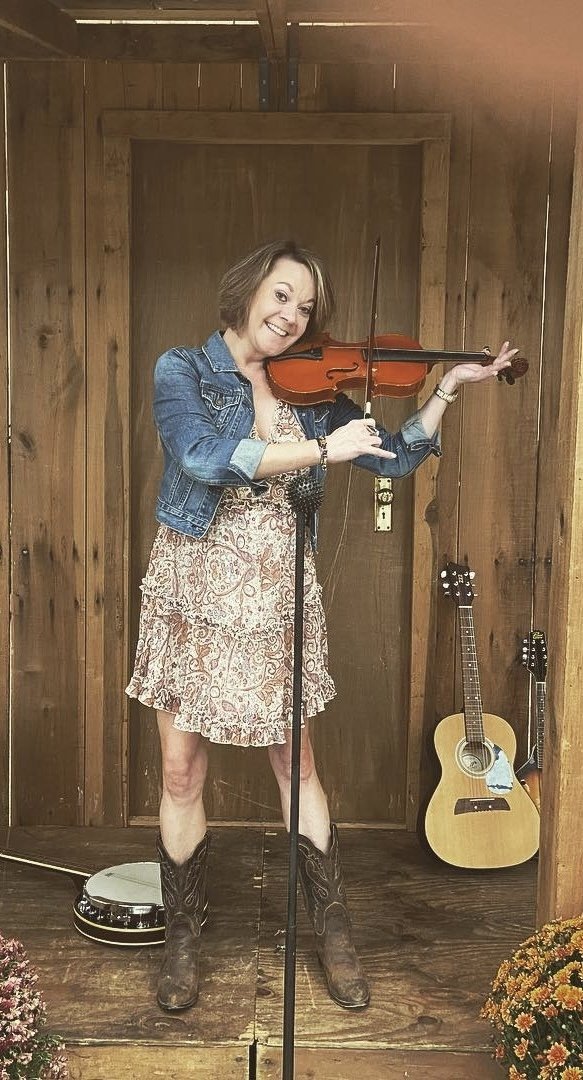 Musician Julie & wholesome Melissa stripped naked at a bar contest circa early 2000’s #rlKZh7Ki