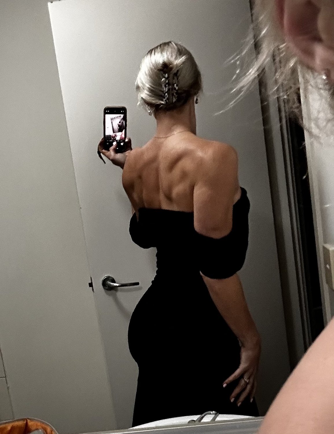 FitWifeBlonde #ekZ7piY2