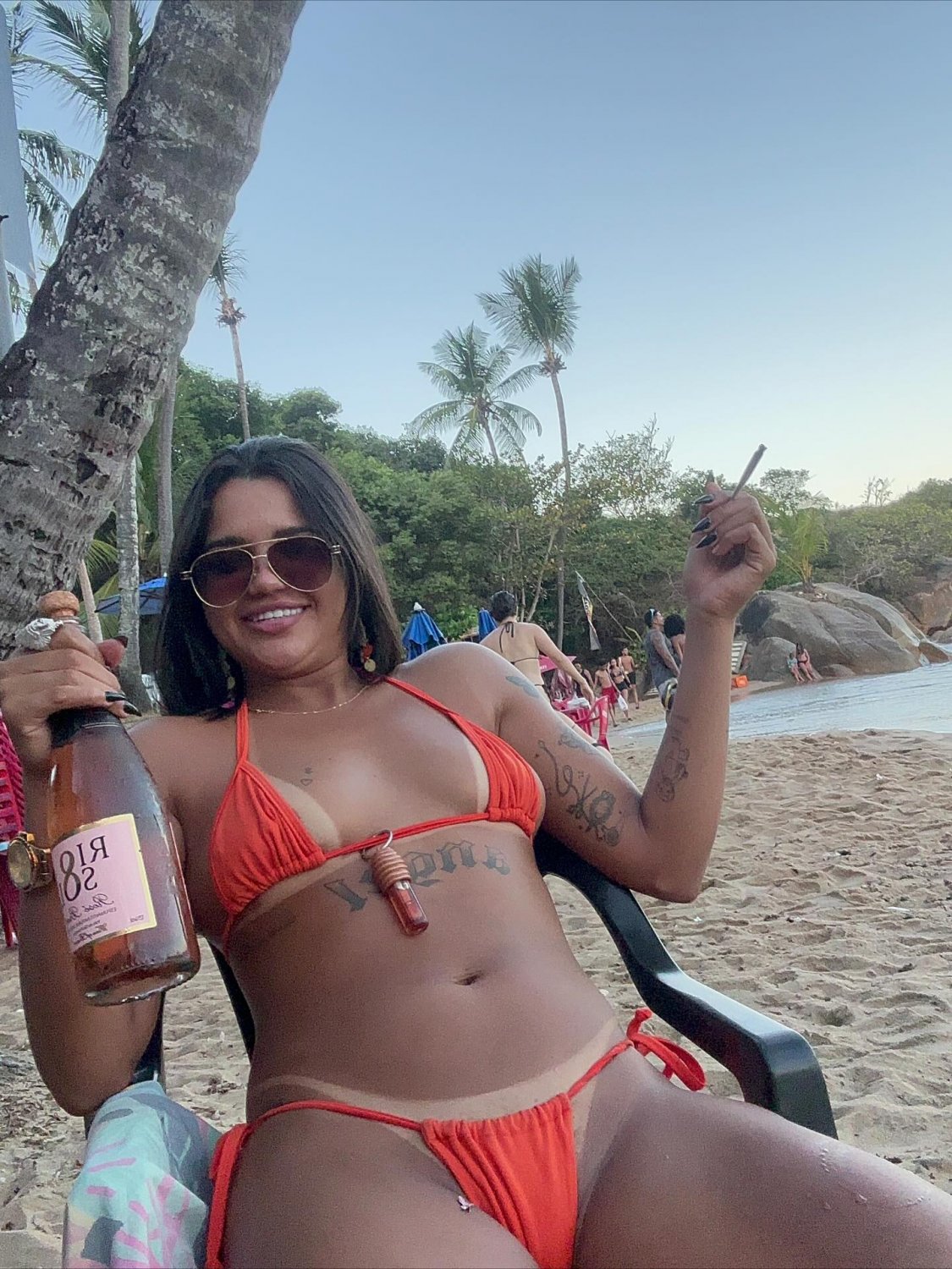 Loira e morena super deliciosa #76R3LWXT