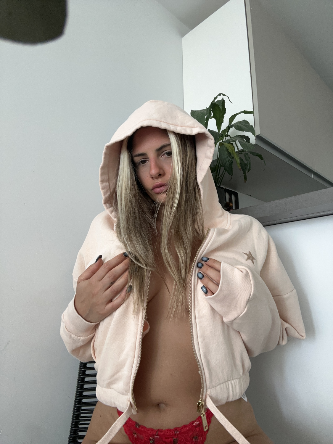 A jacket with nothing under #RWAmO2NV